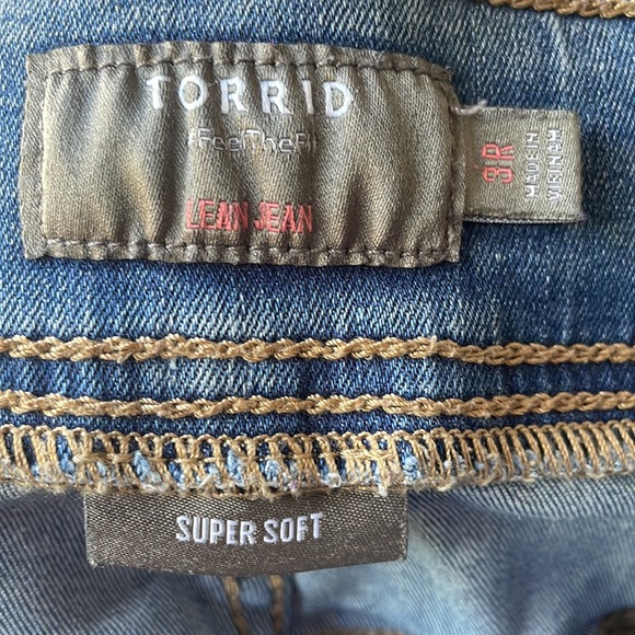 TORRID Super Soft Denim jeans - size 3 - Picture 5 of 8
